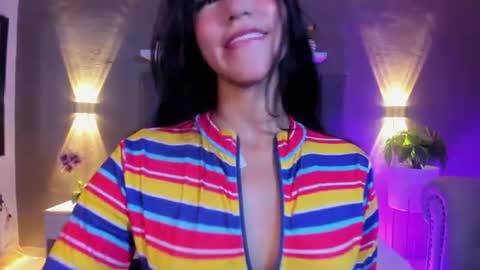 Snapshot of lunna_celeste chatting on July 2026 01:30:02 PM L U N A online show from July 2026 01:30:02 PM