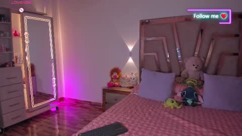 Snapshot of lunna_roosee chatting on June 2026 01:52:01 AM LUNA ROSE online show from June 2026 01:52:01 AM