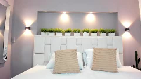 L U N N A online show from October 2025 04:07:01 AM