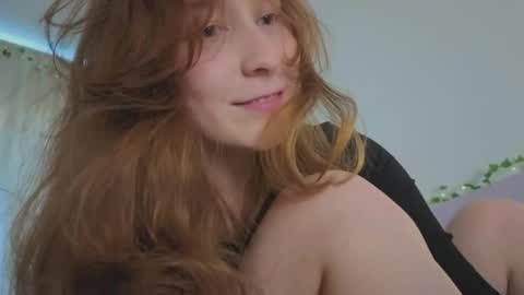 Snapshot of lunoria chatting on June 2026 04:48:02 AM lunoria online show from June 2026 04:48:02 AM