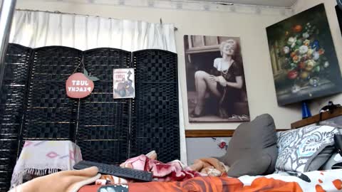 .Clarissa. Follow me on Instagram   miss buns  online show from September 2025 11:59:01 PM