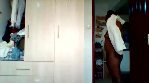 lushlola254 online show from February 2026 12:56:01 PM