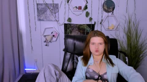 lusy_puff online show from December 2024 04:09:01 PM