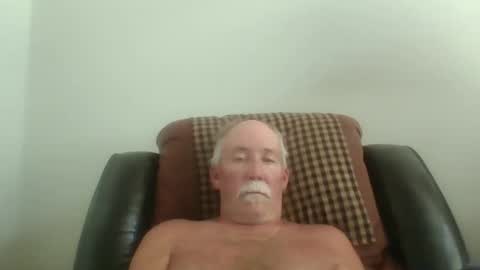 Snapshot of luv269er chatting on May 2026 10:37:02 PM luv269er online show from May 2026 10:37:02 PM