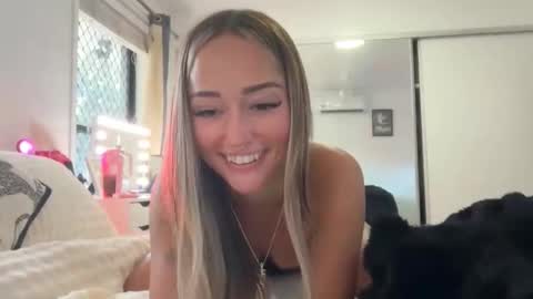 Livvyy online show from December 2025 10:47:01 PM