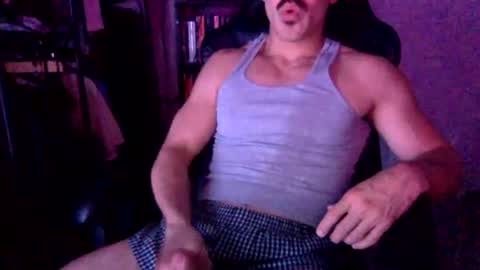 Snapshot of luvrboy77 chatting on August 2026 05:40:01 AM luvrboy77 online show from August 2026 05:40:01 AM