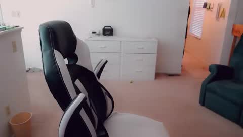 Britney online show from December 2025 07:09:01 PM