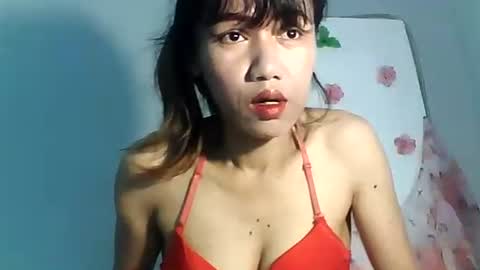 Snapshot of luvu4everxxx chatting on November 2025 02:11:02 AM Bee Bee online show from November 2025 02:11:02 AM