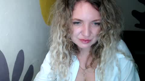 Snapshot of luxdonna chatting on July 2026 02:05:17 AM Donna online show from July 2026 02:05:17 AM