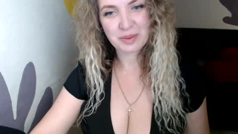Snapshot of luxdonna chatting on July 2026 08:37:01 PM Donna online show from July 2026 08:37:01 PM