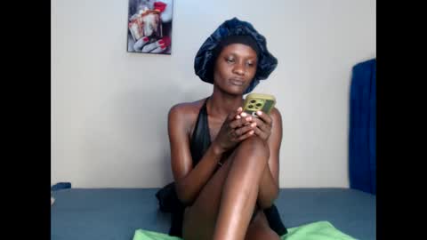 Snapshot of luxe_glow chatting on June 2026 06:00:02 PM Luxe glow online show from June 2026 06:00:02 PM
