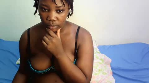Snapshot of luxe_mami chatting on June 2026 04:53:01 PM LINA online show from June 2026 04:53:01 PM