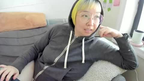 Snapshot of luxgray chatting on May 2026 06:48:02 PM LuxGray online show from May 2026 06:48:02 PM
