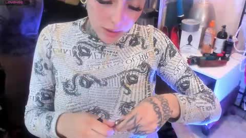 Snapshot of luxifer_666 chatting on February 2025 10:51:01 PM Luxifer online show from February 2025 10:51:01 PM