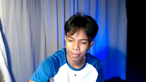Snapshot of luxirfy_xx chatting on April 2026 07:49:02 PM luxirfy online show from April 2026 07:49:02 PM