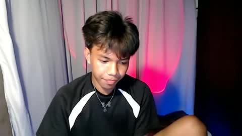 Snapshot of luxirfy_xx chatting on April 2026 05:44:02 PM luxirfy online show from April 2026 05:44:02 PM