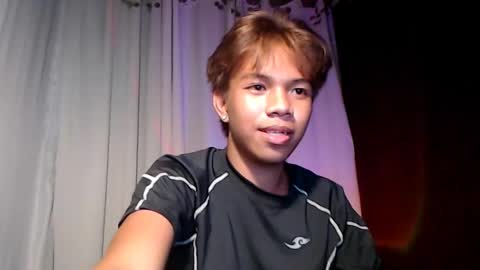 Snapshot of luxirfy_xx chatting on May 2026 06:02:02 PM luxirfy online show from May 2026 06:02:02 PM