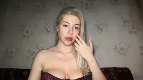 LuxSonyaStar online show from April 2026 07:39:01 PM