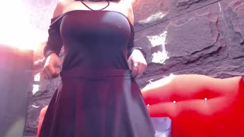 Snapshot of luxury_02 chatting on November 2025 06:19:01 PM Luxury online show from November 2025 06:19:01 PM