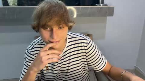 luxury_bob online show from March 2026 06:04:02 PM