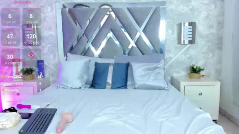 Snapshot of luxury_woman_ chatting on January 2025 09:20:02 PM online show from January 2025 09:20:02 PM