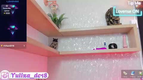 Snapshot of luxury_woman_ chatting on March 2025 10:43:01 PM online show from March 2025 10:43:01 PM
