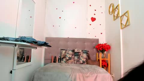 Snapshot of lyabloom chatting on May 2026 10:42:02 AM LyaBloom online show from May 2026 10:42:02 AM