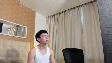 Snapshot of lyan_twink chatting on October 2025 07:36:02 PM Lyan online show from October 2025 07:36:02 PM