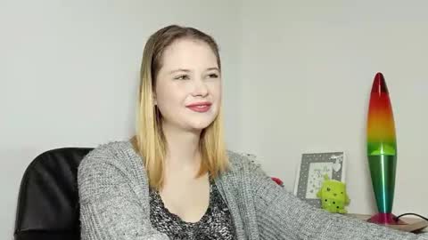 Snapshot of lydiasunny chatting on October 2025 06:49:01 PM Lydia online show from October 2025 06:49:01 PM