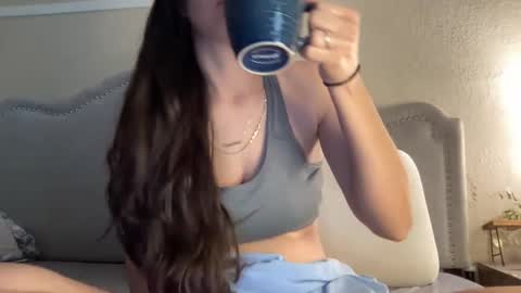 Olivia online show from February 2025 05:18:02 PM