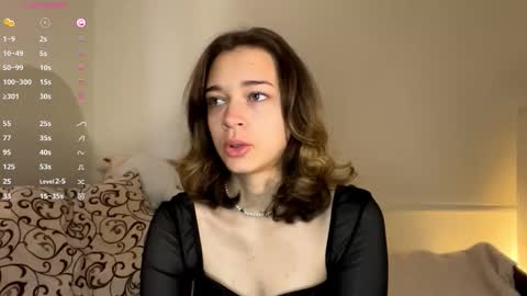 Snapshot of lylajanick chatting on October 2025 06:03:01 AM Viola online show from October 2025 06:03:01 AM