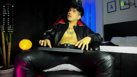 Snapshot of lylebennett_ chatting on May 2026 06:09:01 PM Lyle Bennett Freelance Model online show from May 2026 06:09:01 PM