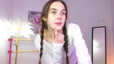 Snapshot of lyly_loveyou chatting on December 2024 05:28:02 AM Lyly online show from December 2024 05:28:02 AM