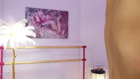 Snapshot of lyly_loveyou chatting on December 2024 12:24:01 PM Lyly online show from December 2024 12:24:01 PM