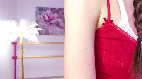 Snapshot of lyly_loveyou chatting on January 2025 05:41:02 AM Lyly online show from January 2025 05:41:02 AM