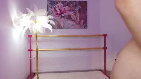 Snapshot of lyly_loveyou chatting on February 2025 01:01:01 PM Lyly online show from February 2025 01:01:01 PM