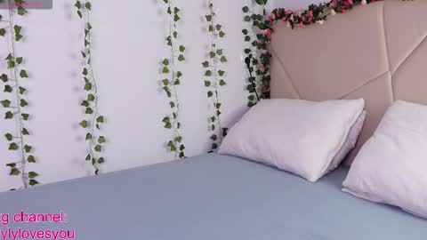 Snapshot of lyly_loveyou chatting on September 2025 05:42:01 AM Lyly online show from September 2025 05:42:01 AM