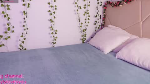 Snapshot of lyly_loveyou chatting on October 2025 05:37:01 AM Lyly online show from October 2025 05:37:01 AM