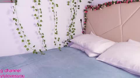 Snapshot of lyly_loveyou chatting on October 2025 05:49:02 AM Lyly online show from October 2025 05:49:02 AM