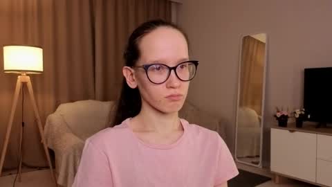 Sara online show from April 2026 06:10:01 PM