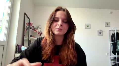 Snapshot of lynhittner chatting on April 2026 10:11:01 AM Sophia online show from April 2026 10:11:01 AM