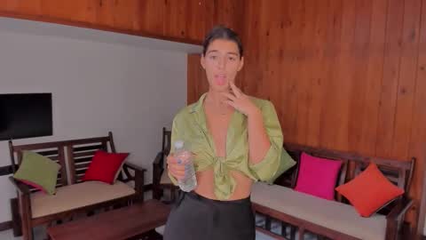  LYNN  online show from November 2025 04:44:02 AM