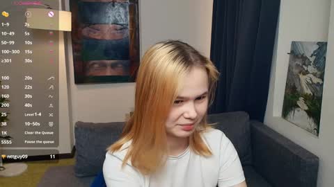 Cozy Lynns room online show from April 2026 11:35:02 AM