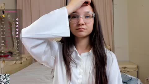 Snapshot of lynngroves chatting on January 2025 10:26:01 PM Lola online show from January 2025 10:26:01 PM