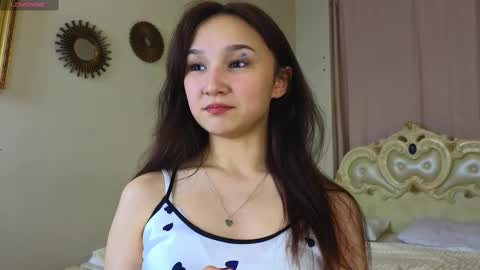 Snapshot of lynngroves chatting on February 2025 05:40:02 PM Lola online show from February 2025 05:40:02 PM