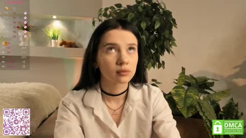 Snapshot of lynngroves chatting on February 2025 06:41:02 PM Lola online show from February 2025 06:41:02 PM