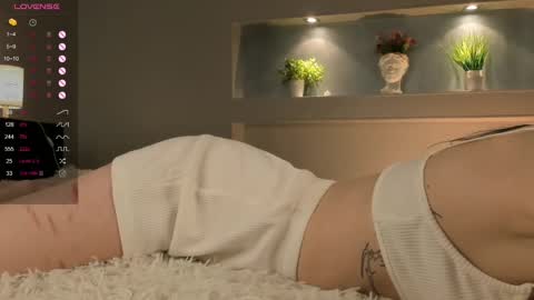 Snapshot of lynngroves chatting on March 2025 09:14:02 PM Lola online show from March 2025 09:14:02 PM