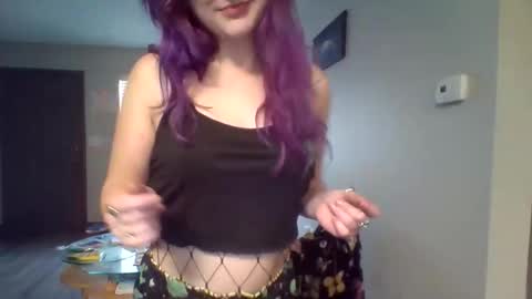 Lynn  online show from February 2026 09:22:01 PM