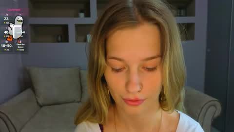 Lynn online show from September 2025 06:02:01 PM