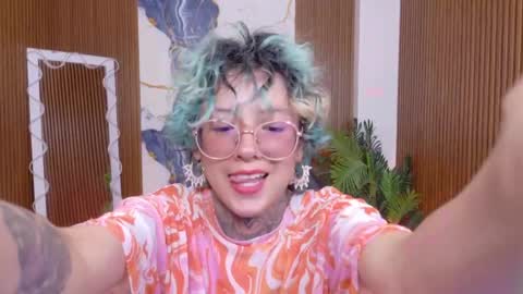Snapshot of lyra_tay chatting on June 2026 07:19:01 PM lyra_tay online show from June 2026 07:19:01 PM